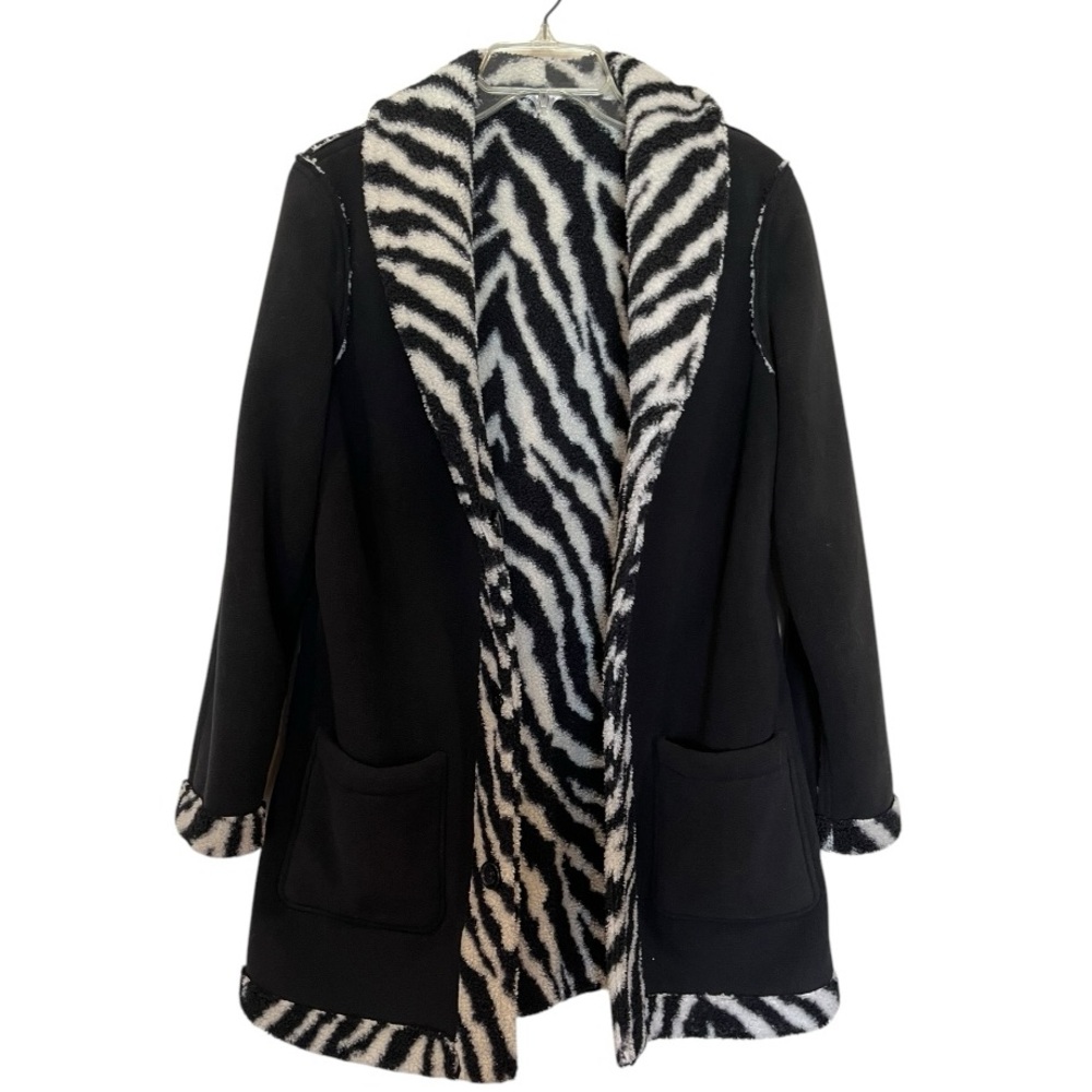 Zebra print fleece black and white reversible jacket coat size medium.